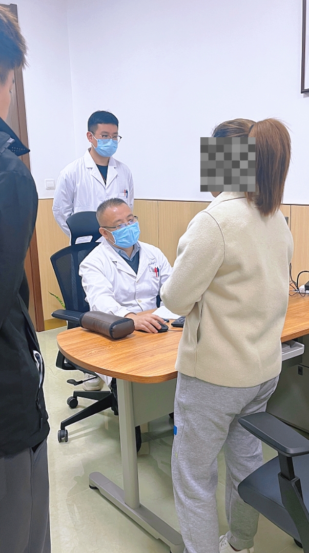 今夜费耶诺德备战社区盾；单刀错失细节曝光；气氛紧张；心理建设被强调(进入新时代的重要依据是)