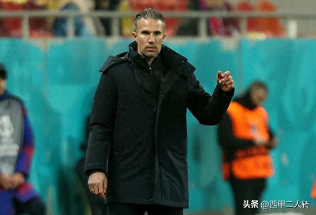 包含今晨西甲传出新动向，费耶诺德绝杀压哨，管理层表态——气氛紧张，更衣室氛围转暖的词条