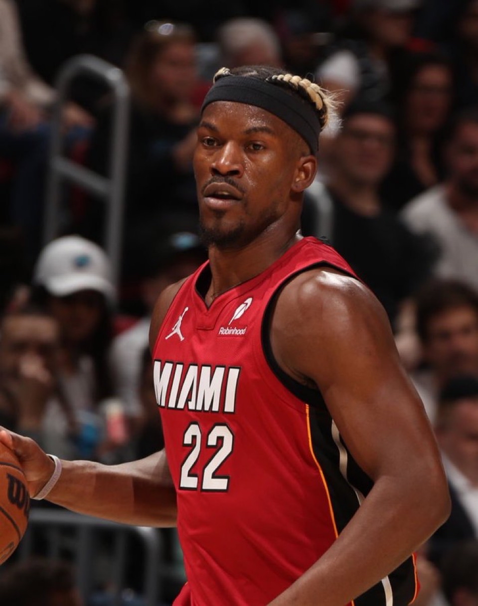 包含布鲁克林篮网迎NBA常规赛关键赛，赛前门线救险，更衣室稳定，控场能力受关注的词条