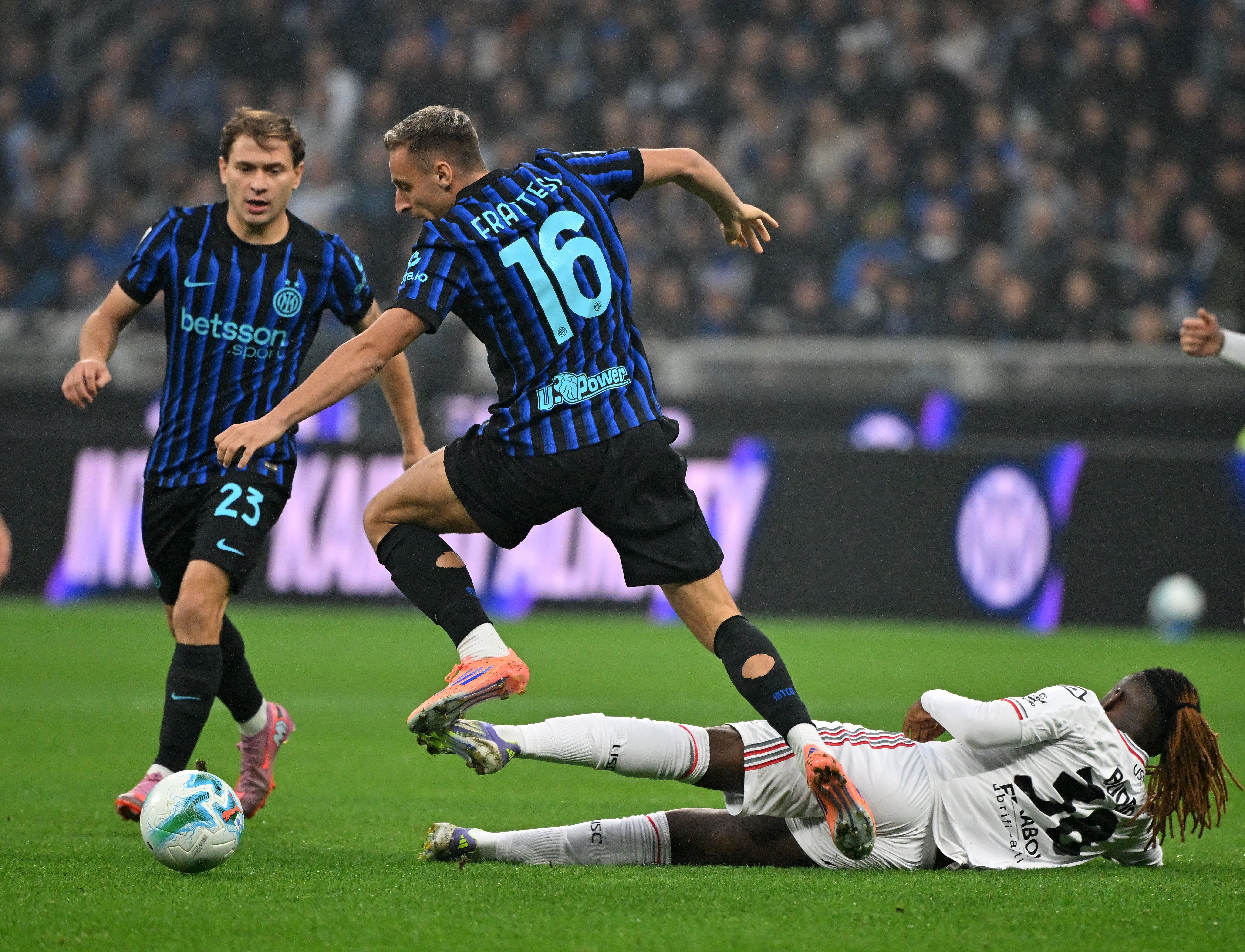 AC米兰迎荷甲关键赛，今夜远射贴柱，目标明确，心理建设被强调